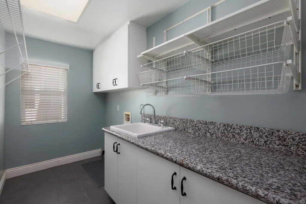 6077 Firwood Row, San Diego, California 92037 home-pic-28