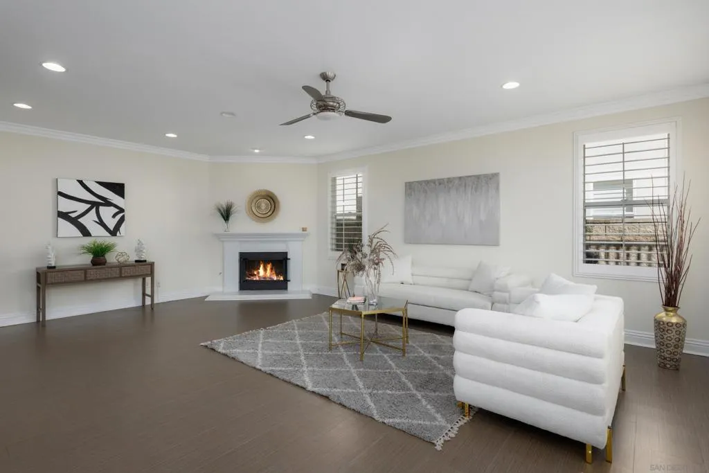 6077 Firwood Row, San Diego, California 92037 home-pic-9