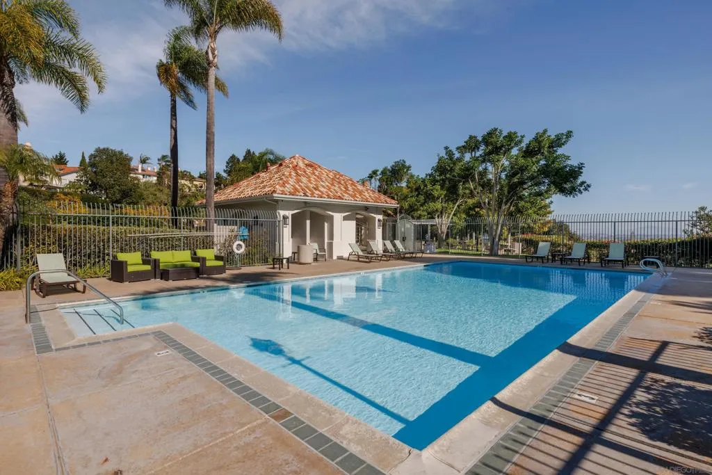 6077 Firwood Row, San Diego, California 92037 home-pic-32
