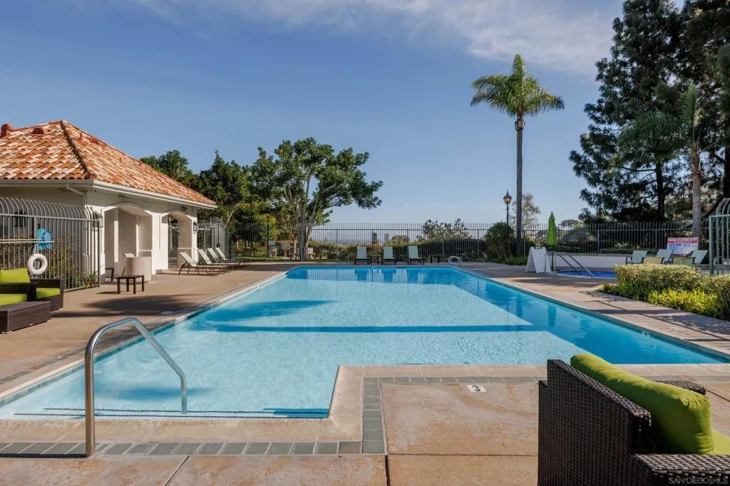 6077 Firwood Row, San Diego, California 92037 home-pic-33