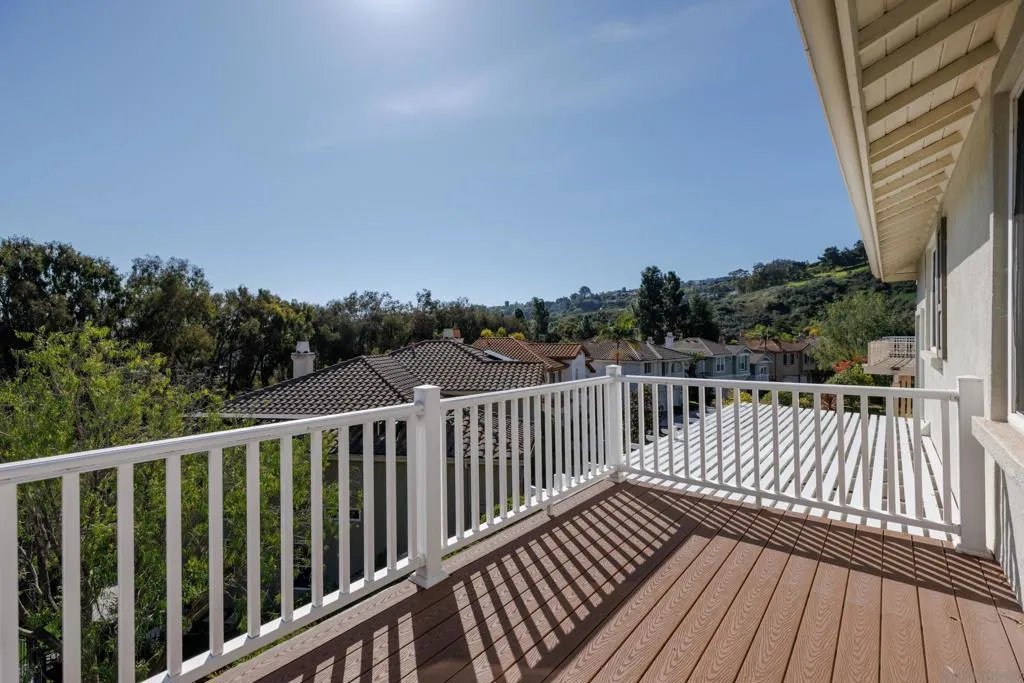 6077 Firwood Row, San Diego, California 92037 home-pic-17