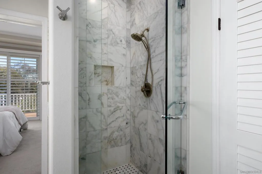 6077 Firwood Row, San Diego, California 92037 home-pic-20