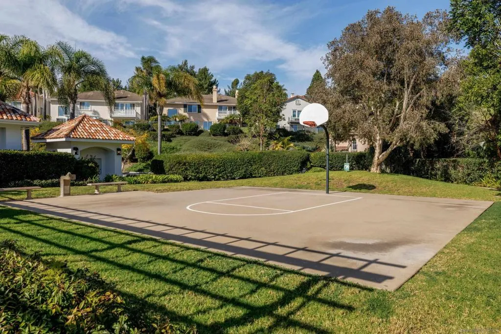6077 Firwood Row, San Diego, California 92037 home-pic-35