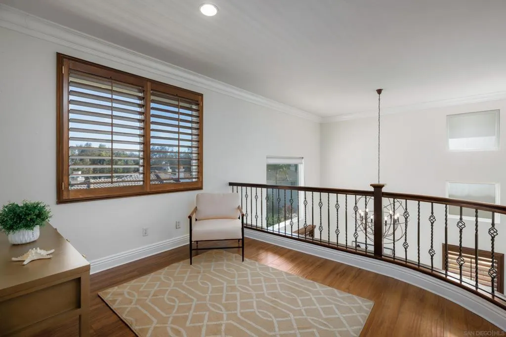 6077 Firwood Row, San Diego, California 92037 home-pic-22