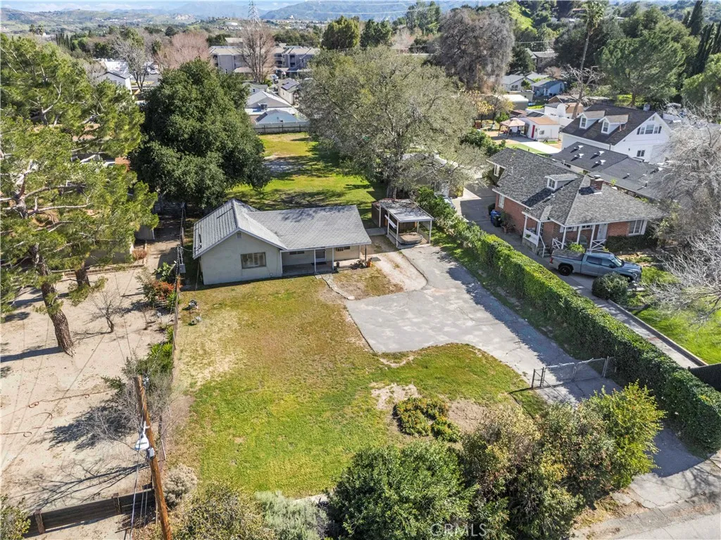 24824 Apple, Newhall, California 91321 home-pic-1