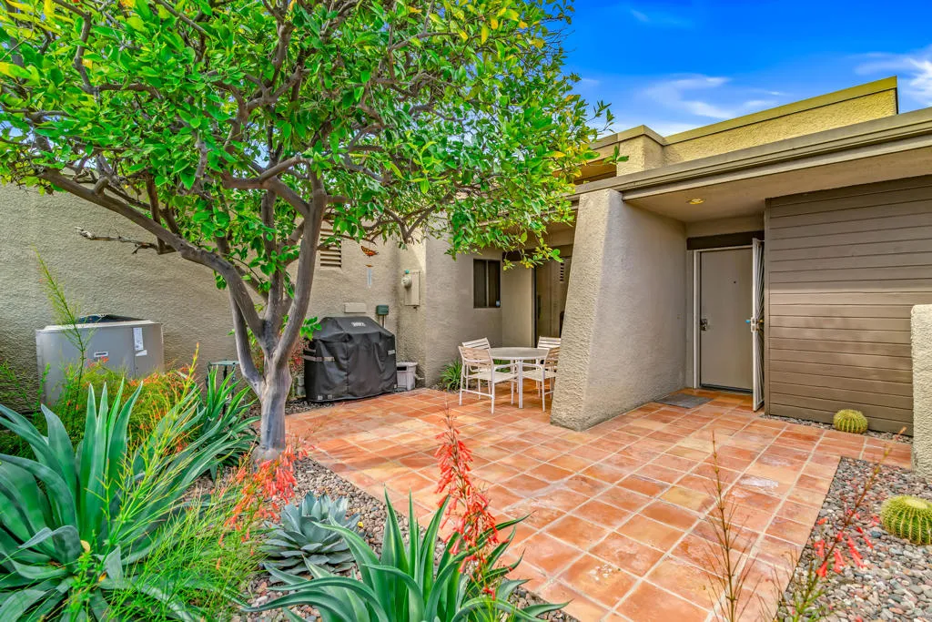 1456 Tiffany Circle N, Palm Springs, California 92262 home-pic-3