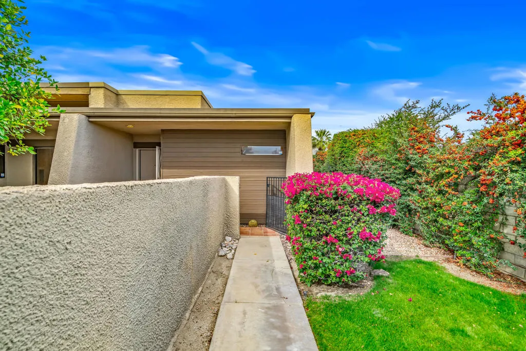 1456 Tiffany Circle N, Palm Springs, California 92262 home-pic-2
