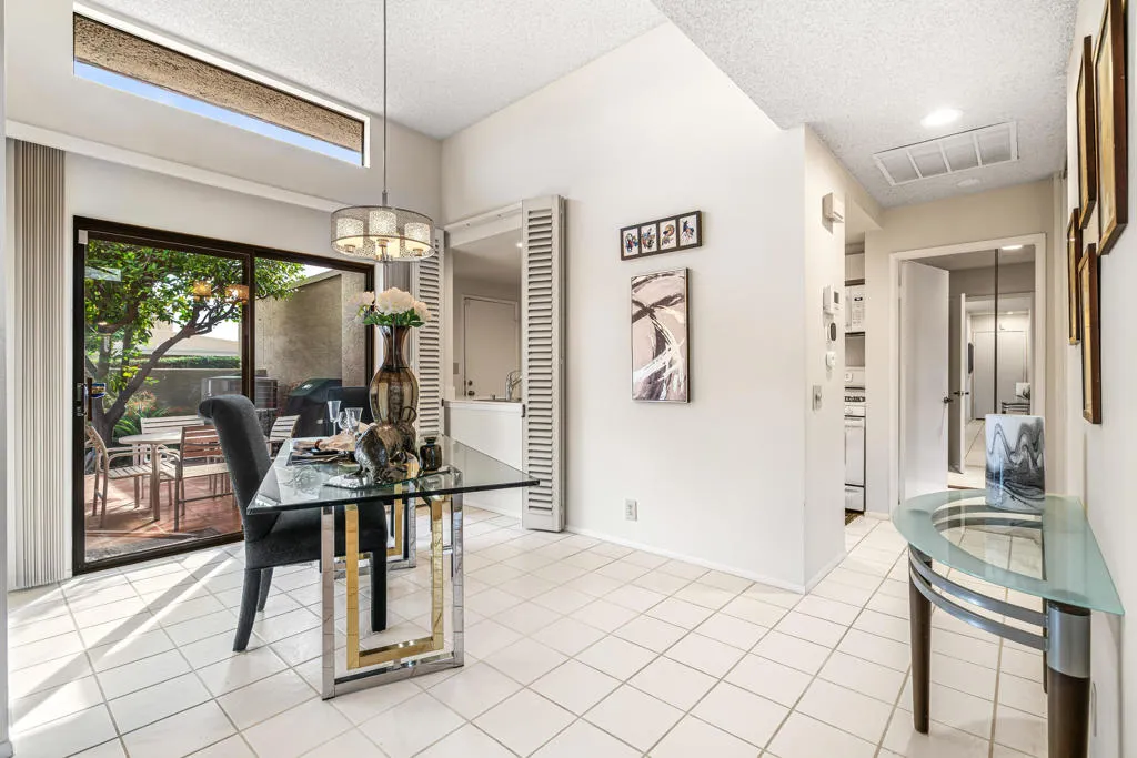 1456 Tiffany Circle N, Palm Springs, California 92262 home-pic-11