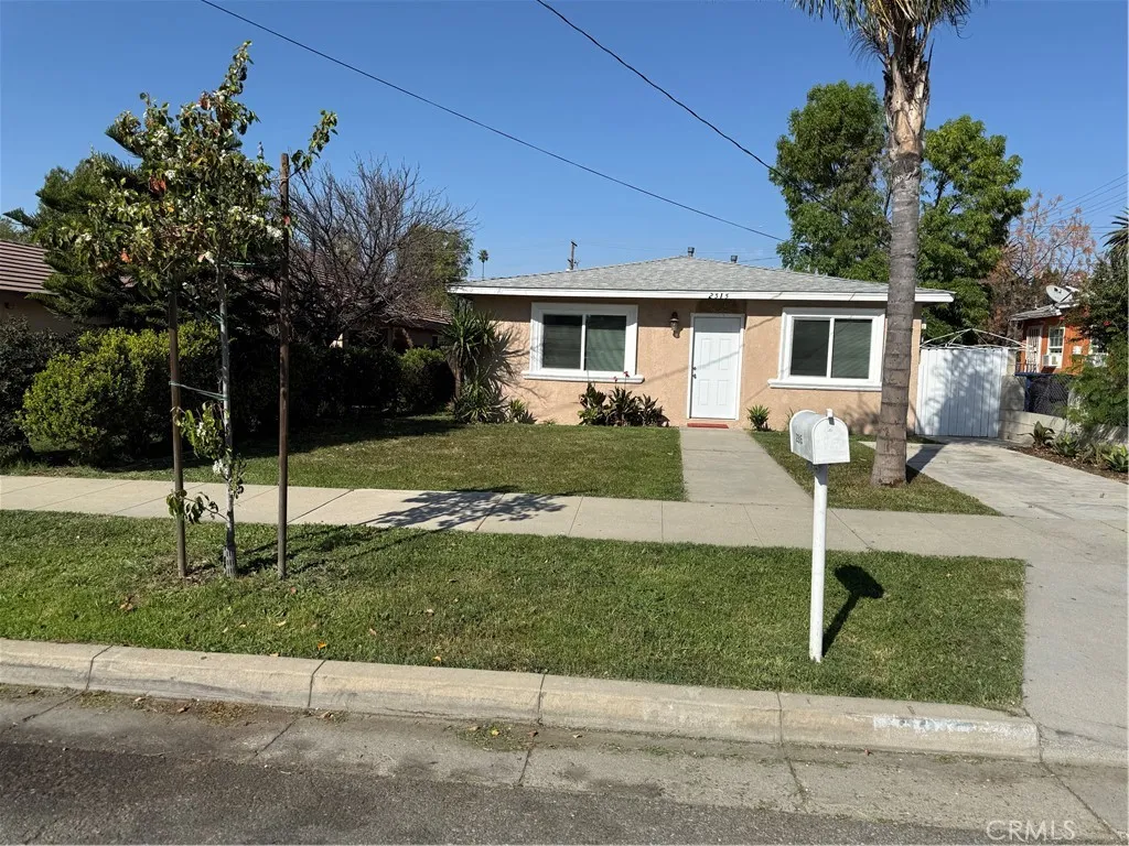 2315 11th Street, Riverside, California 92507 home-pic-1
