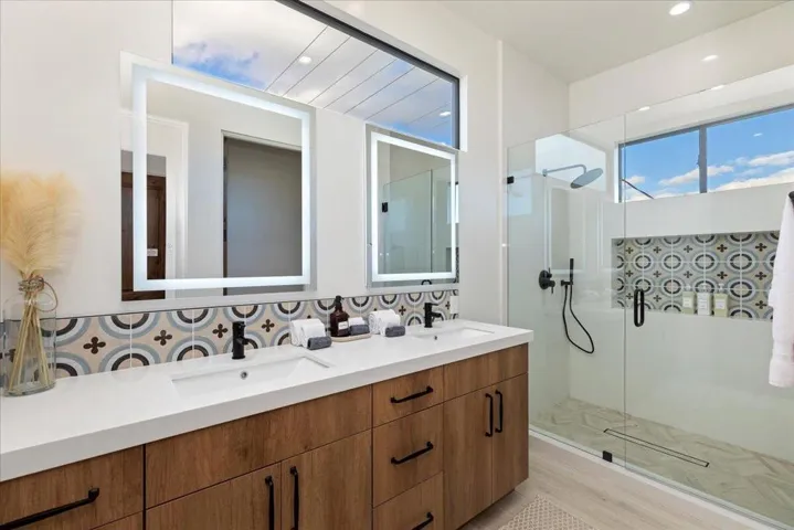4th Full Bathroom