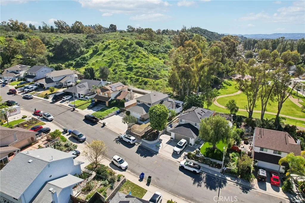 27172 Valleymont Rd., Lake Forest, California 92630 home-pic-30