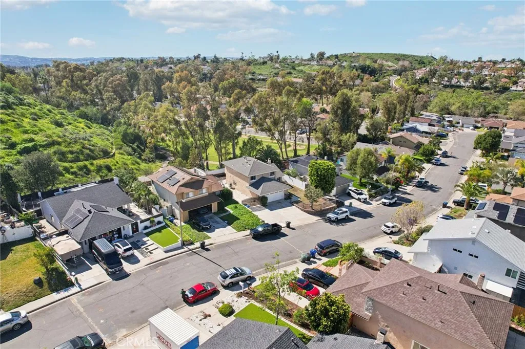 27172 Valleymont Rd., Lake Forest, California 92630 home-pic-33