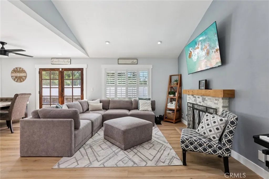 27172 Valleymont Rd., Lake Forest, California 92630 home-pic-2