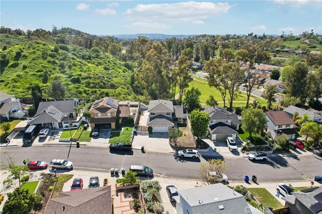 27172 Valleymont Rd., Lake Forest, California 92630 home-pic-31