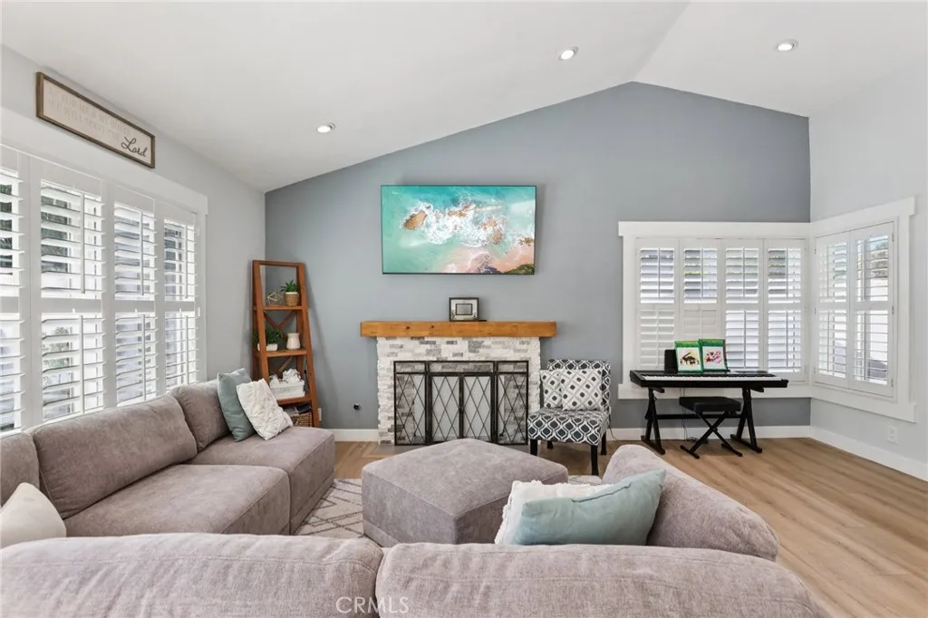 27172 Valleymont Rd., Lake Forest, California 92630 home-pic-3