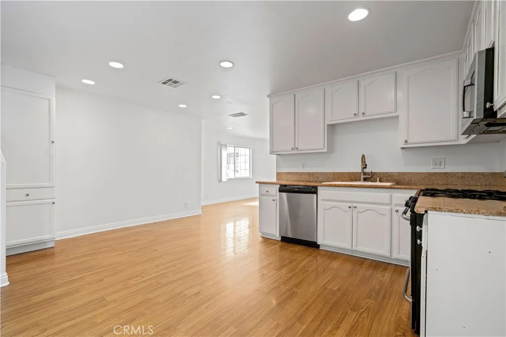 420 Cerritos Avenue, Long Beach, California 90802 home-pic-4