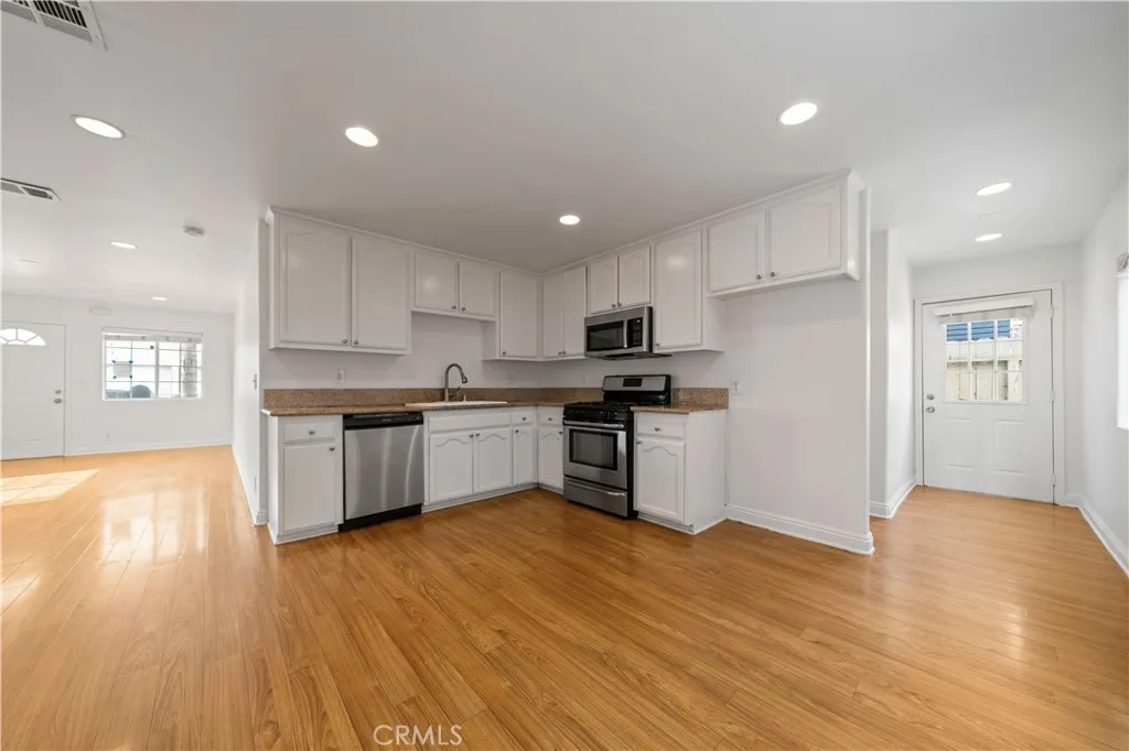 420 Cerritos Avenue, Long Beach, California 90802 home-pic-7