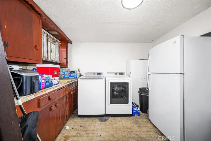 Laundry area in Arizona room.