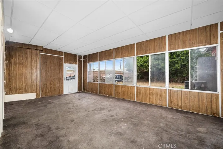 Nice large room!