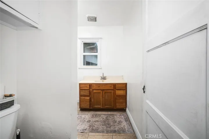 2309 E Killen Court, Compton, California 90221