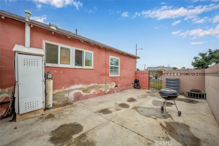 2309 E Killen Court, Compton, California 90221