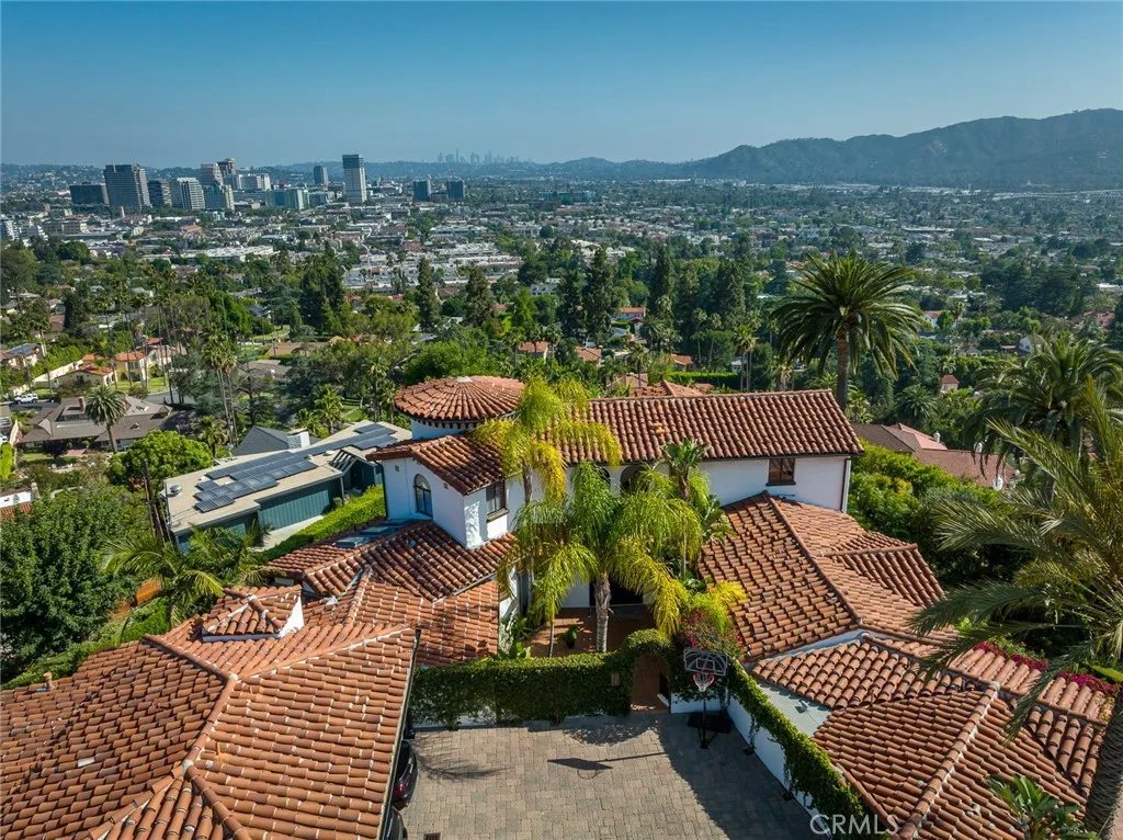 330 Kempton Road, Glendale, California 91202 home-pic-2