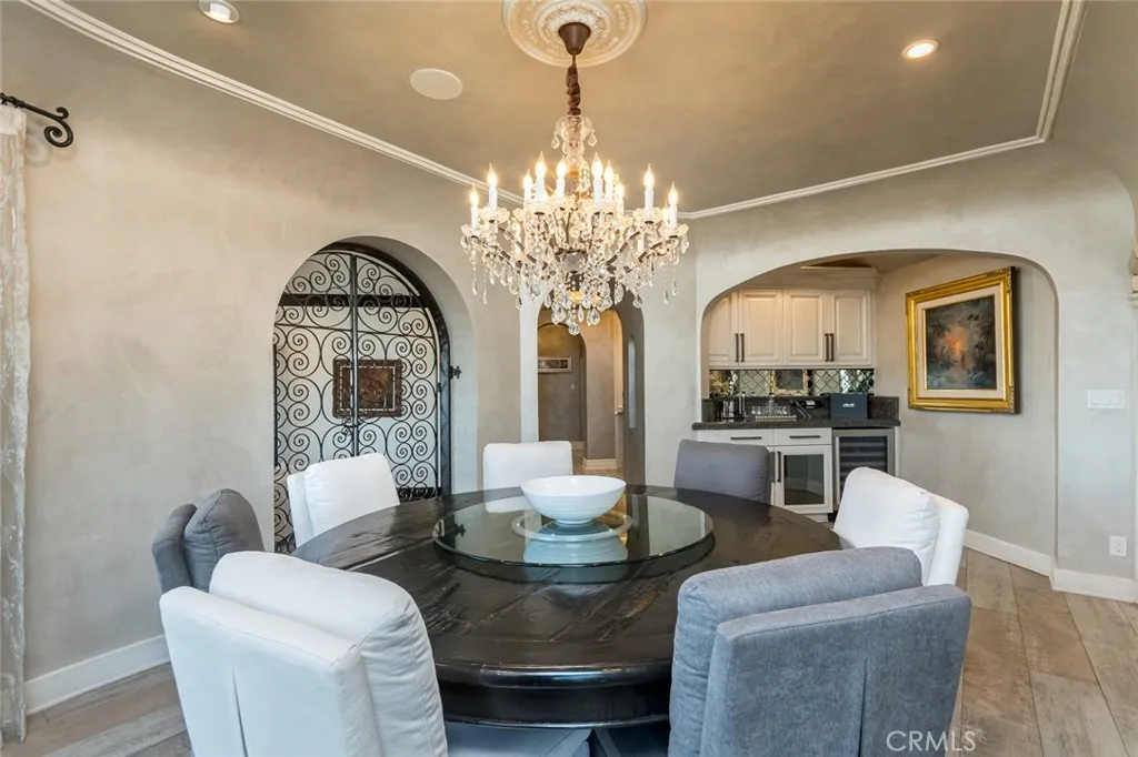 330 Kempton Road, Glendale, California 91202 home-pic-18