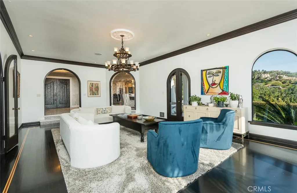 330 Kempton Road, Glendale, California 91202 home-pic-12