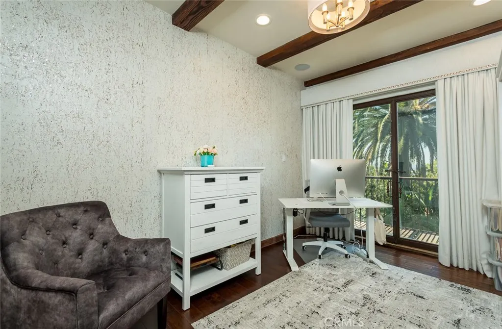 330 Kempton Road, Glendale, California 91202 home-pic-36