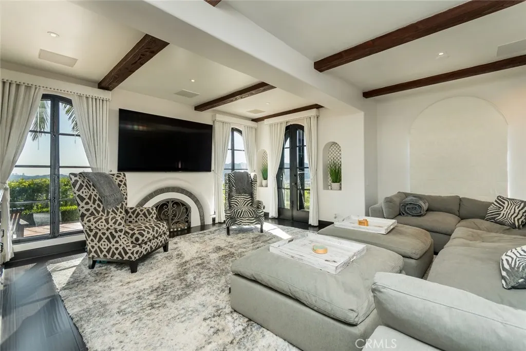 330 Kempton Road, Glendale, California 91202 home-pic-13