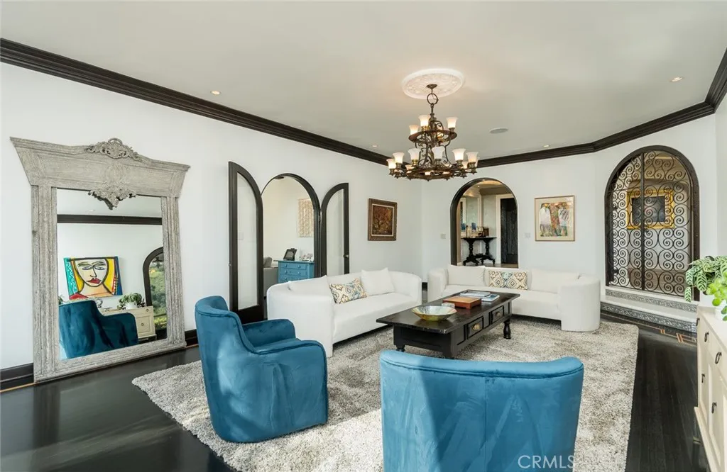330 Kempton Road, Glendale, California 91202 home-pic-10