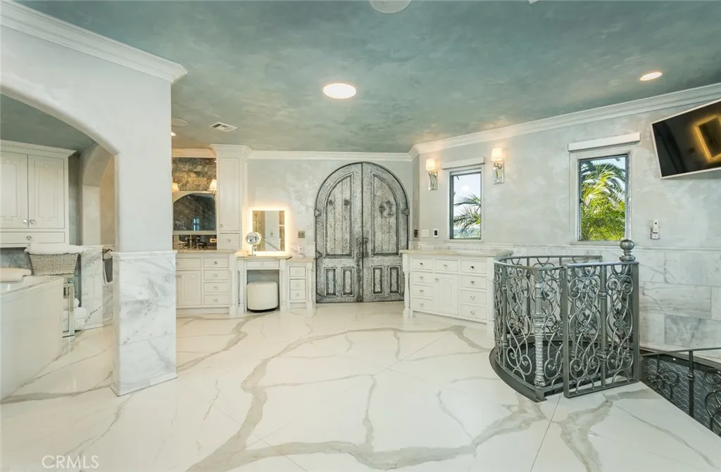 330 Kempton Road, Glendale, California 91202 home-pic-34