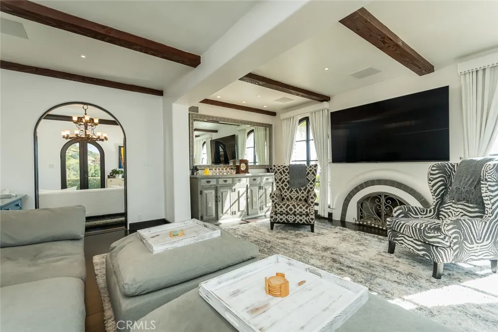 330 Kempton Road, Glendale, California 91202 home-pic-14