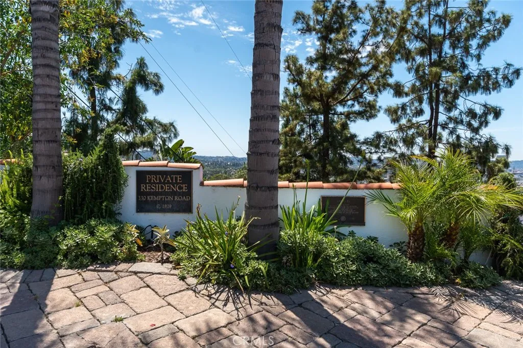 330 Kempton Road, Glendale, California 91202 home-pic-75