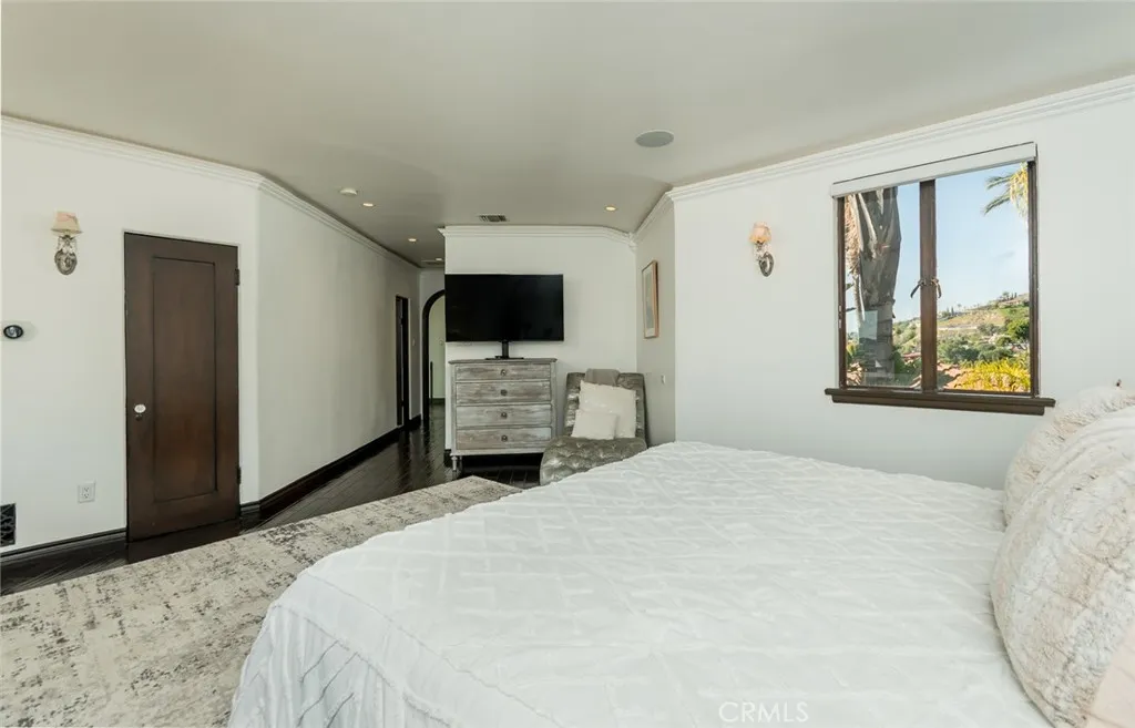 330 Kempton Road, Glendale, California 91202 home-pic-49