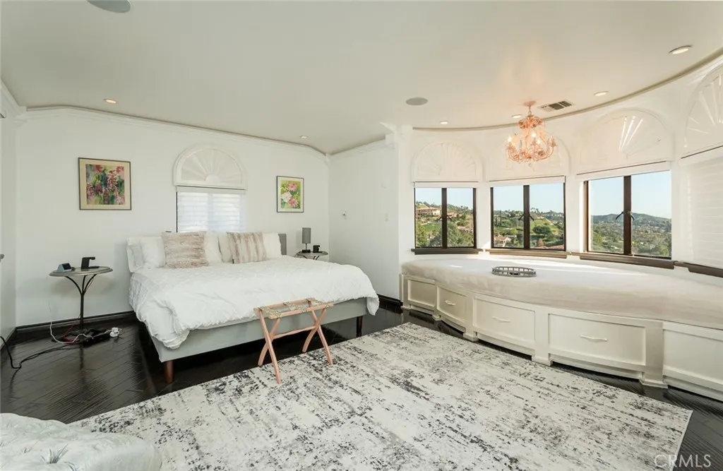 330 Kempton Road, Glendale, California 91202 home-pic-47