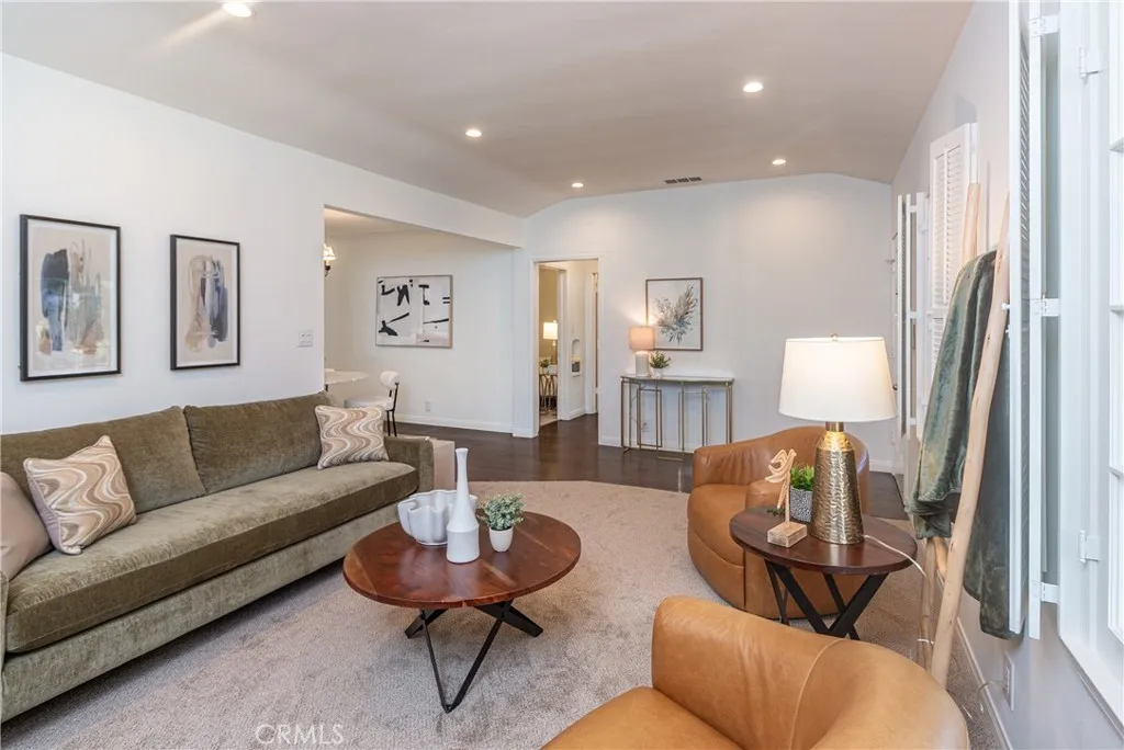 625 N Naomi, Burbank, California 91505 home-pic-9