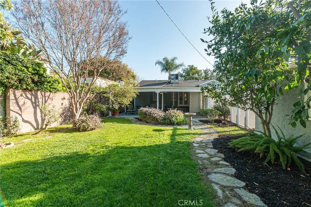 625 N Naomi, Burbank, California 91505 home-pic-26