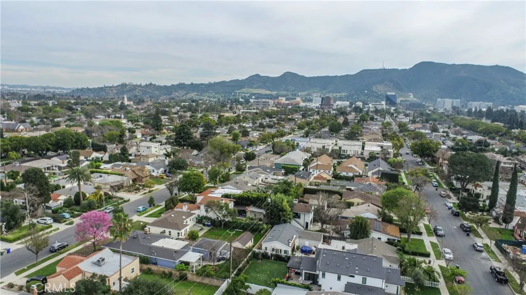 625 N Naomi, Burbank, California 91505 home-pic-34