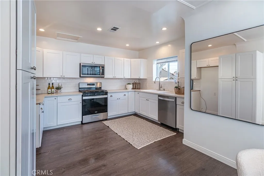 625 N Naomi, Burbank, California 91505 home-pic-12