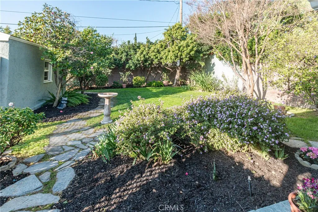 625 N Naomi, Burbank, California 91505 home-pic-25
