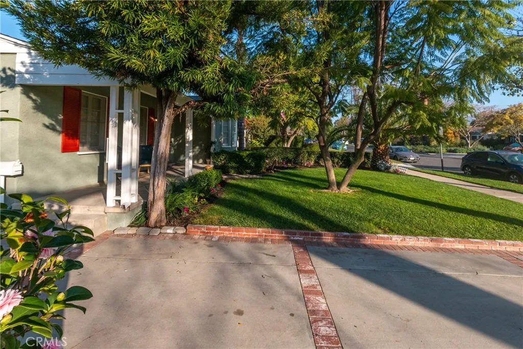 625 N Naomi, Burbank, California 91505 home-pic-3