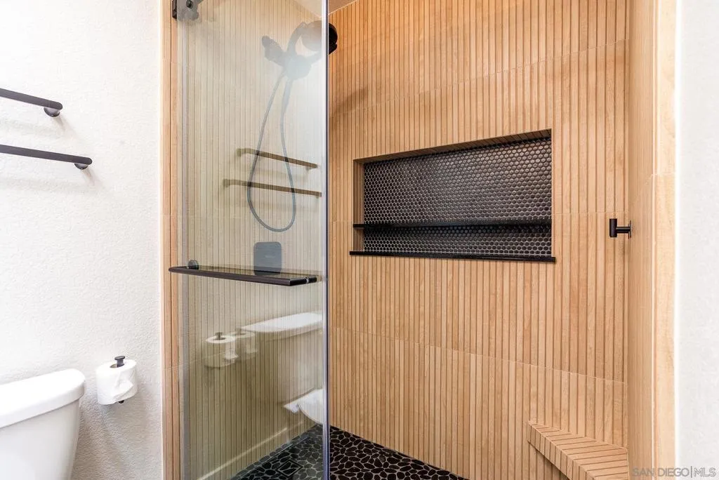 1548 Thomas Ave 6, San Diego, California 92109 home-pic-25