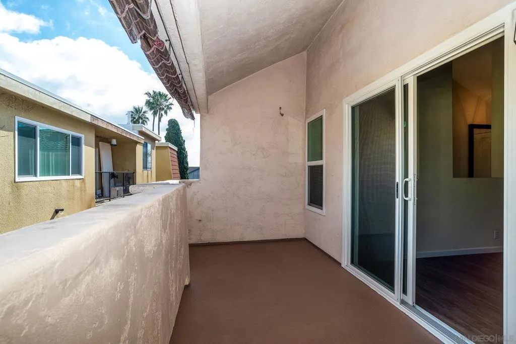 1548 Thomas Ave 6, San Diego, California 92109 home-pic-30