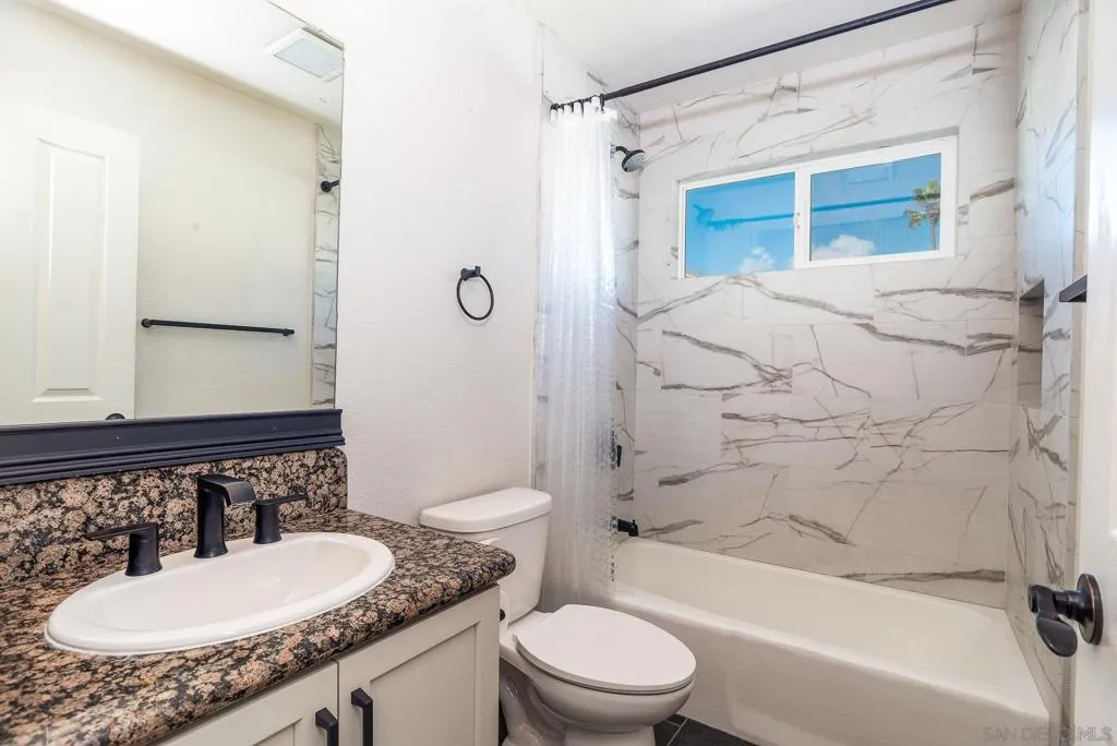 1548 Thomas Ave 6, San Diego, California 92109 home-pic-29
