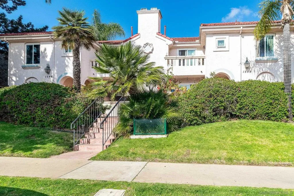 1548 Thomas Ave 6, San Diego, California 92109 home-pic-35