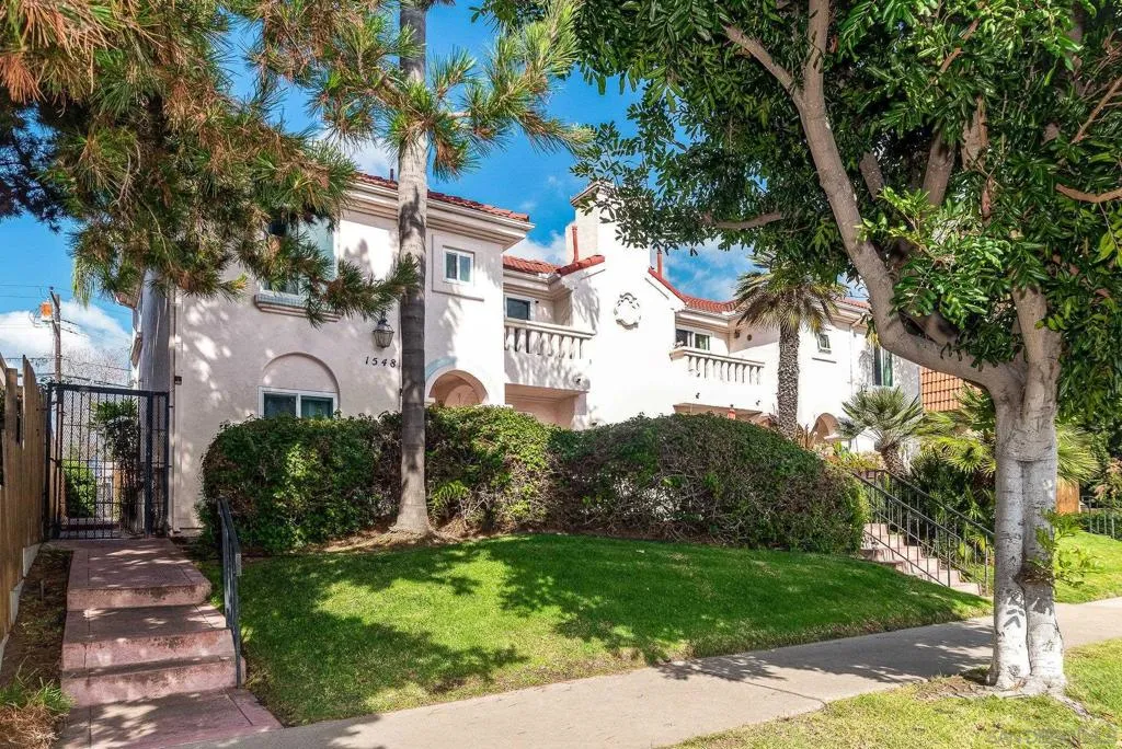 1548 Thomas Ave 6, San Diego, California 92109 home-pic-2