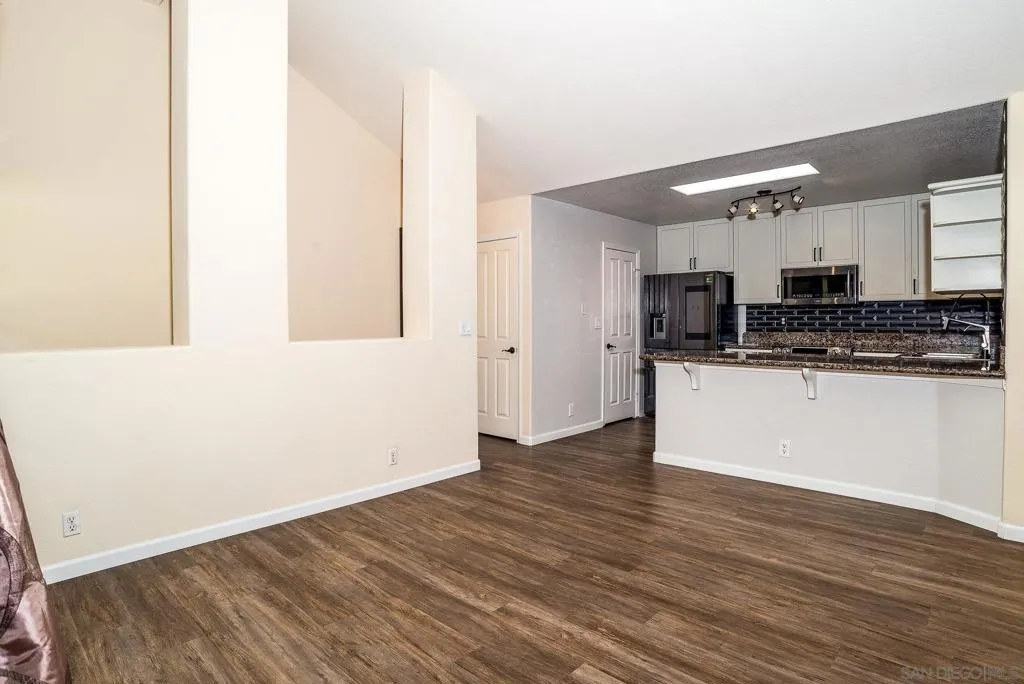 1548 Thomas Ave 6, San Diego, California 92109 home-pic-13