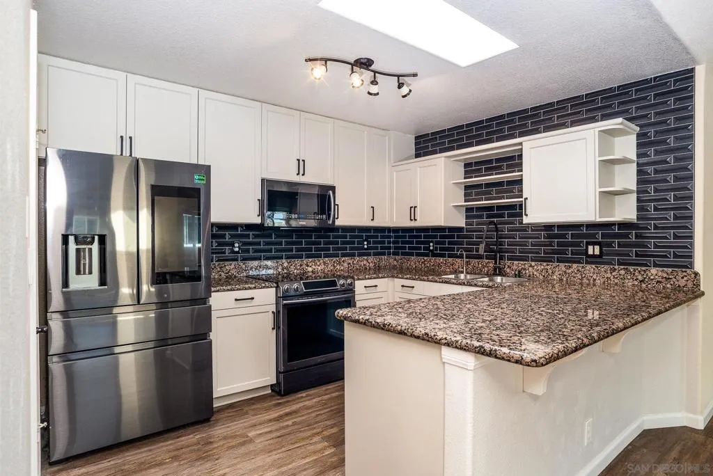 1548 Thomas Ave 6, San Diego, California 92109 home-pic-15