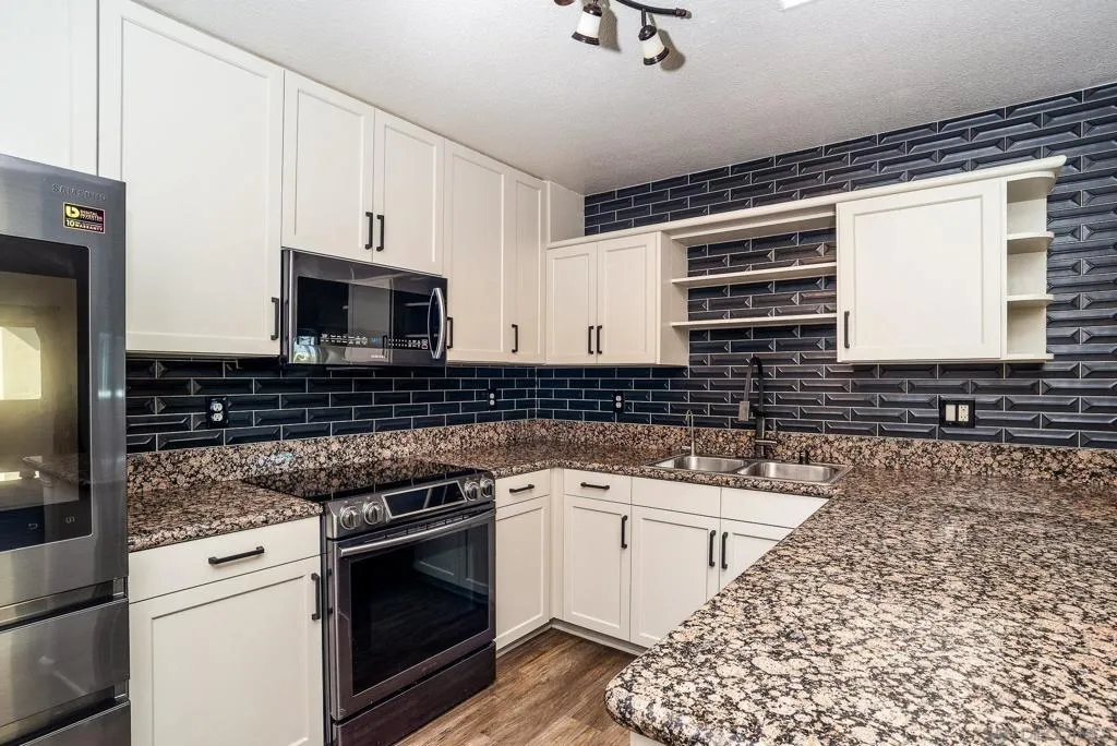 1548 Thomas Ave 6, San Diego, California 92109 home-pic-18